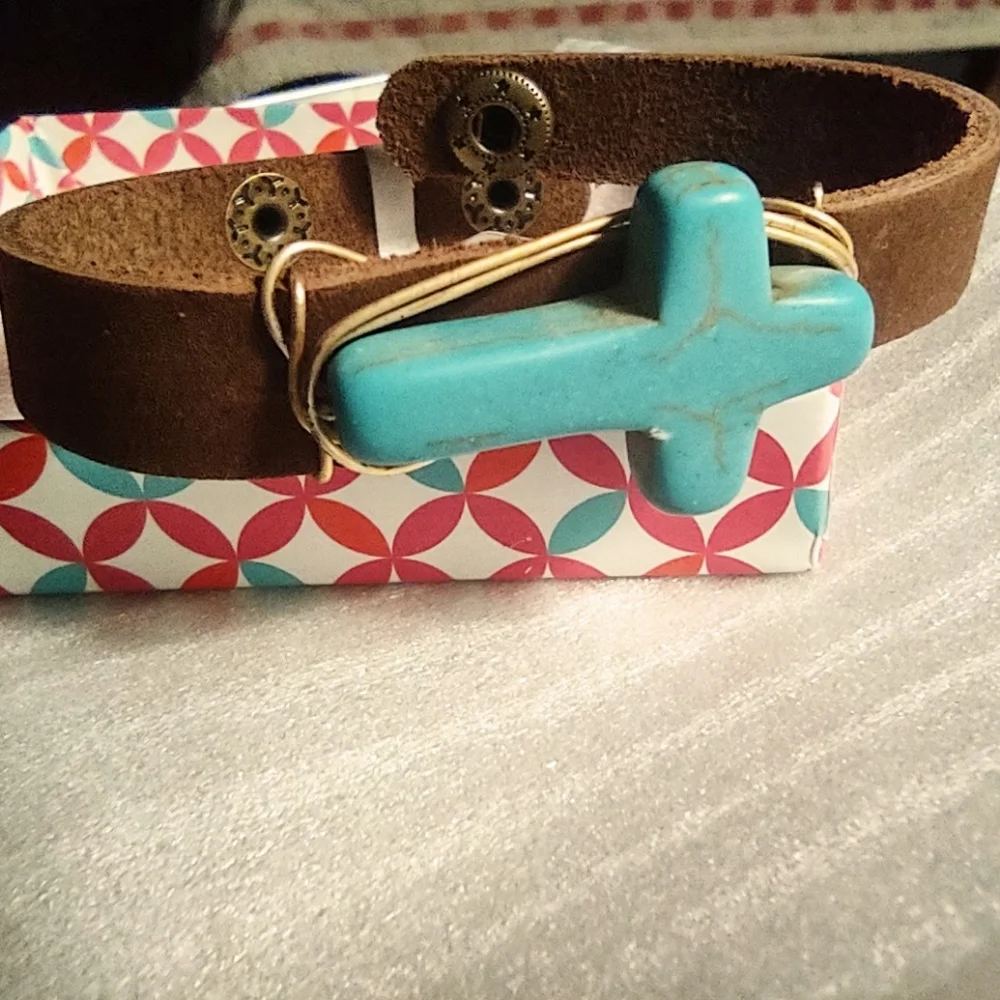 UNISEX Leather Bracelet w/ Distressed Turquoise Cross